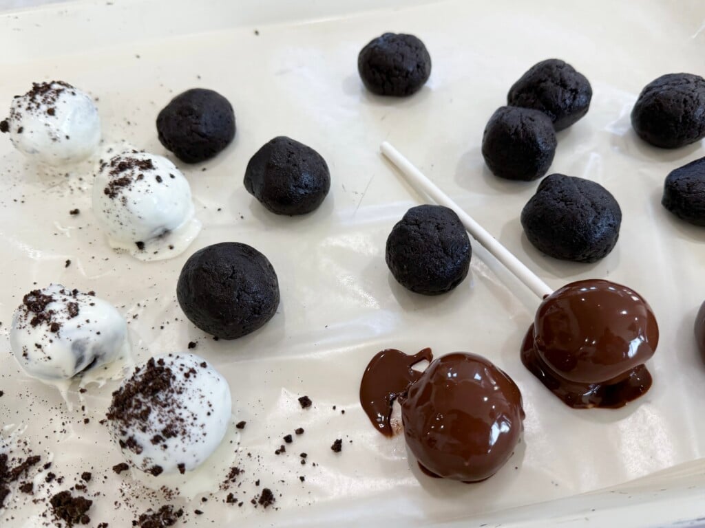 dipped oreo ball truffles