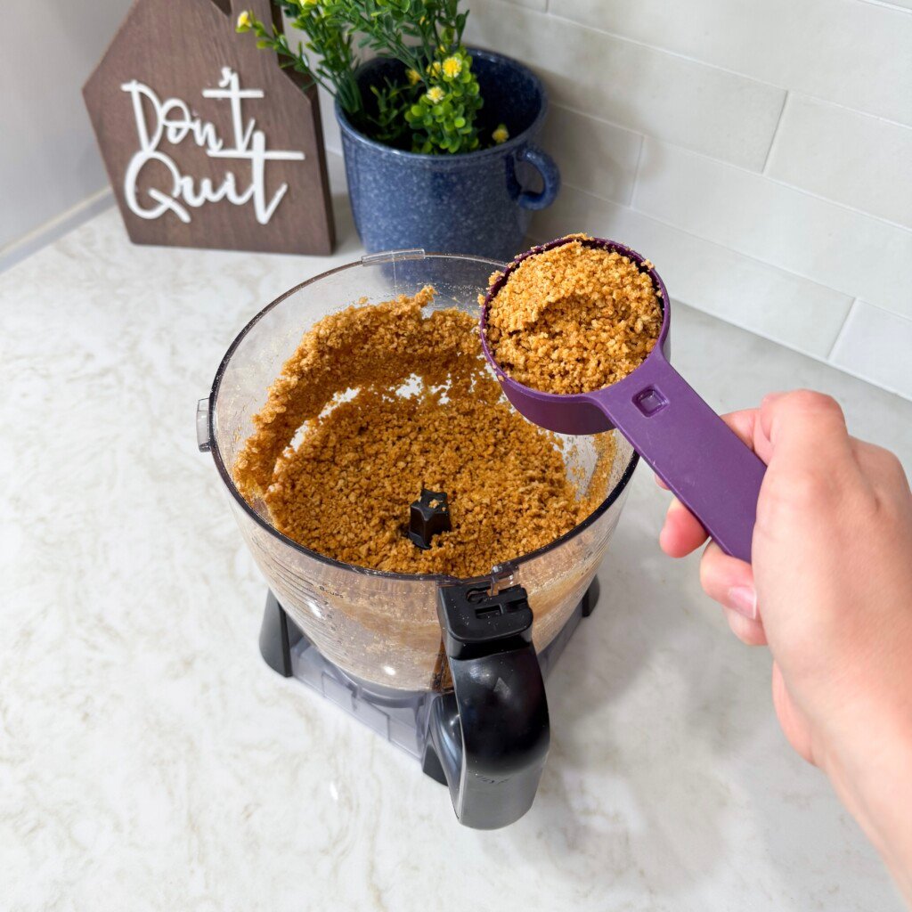 butter grahaam cracker crust layer