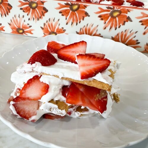 No Bake Strawberry Icebox Cake - Julia Pacheco