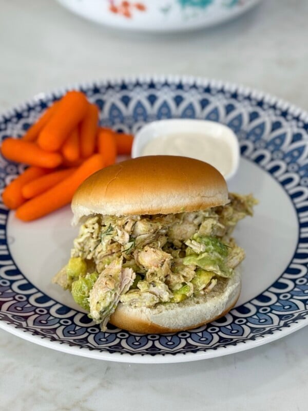 easy avocado ranch chicken sandwich